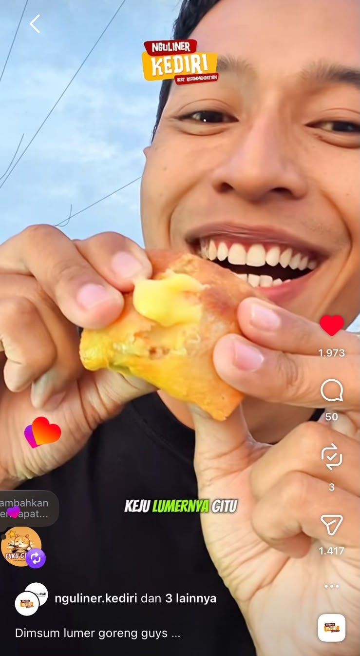 Pelanggan menikmati Fuku Gyoza